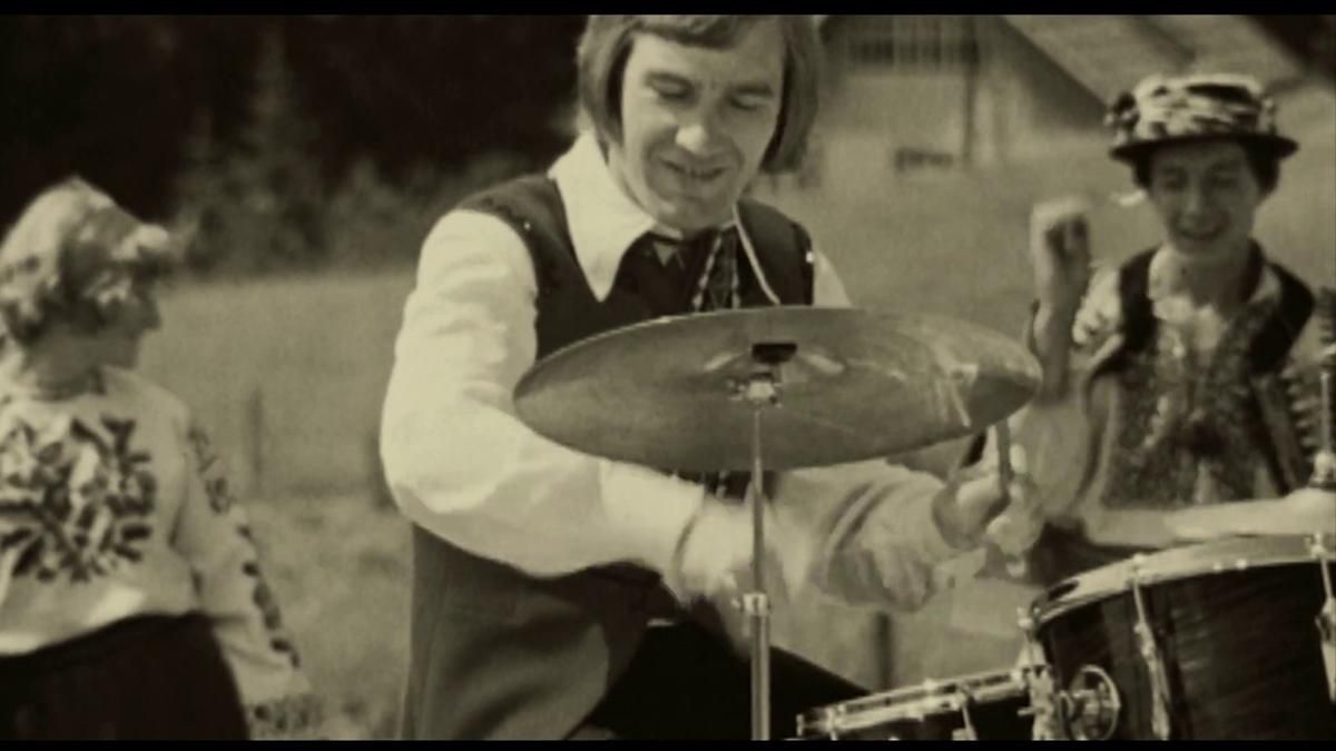 "Вусатий фанк": у мережі з'явився трейлер фільму про українських музикантів 1970-их років 