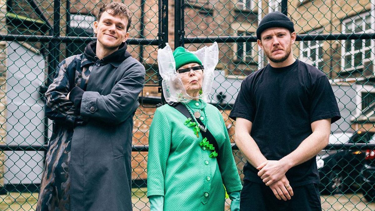 Бабусю сприйняли за модель на Лондонському тижні моди через нестандартний образ: фото Бабусю сприйняли за модель на Лондонському тижні моди через нестандартний образ: фото