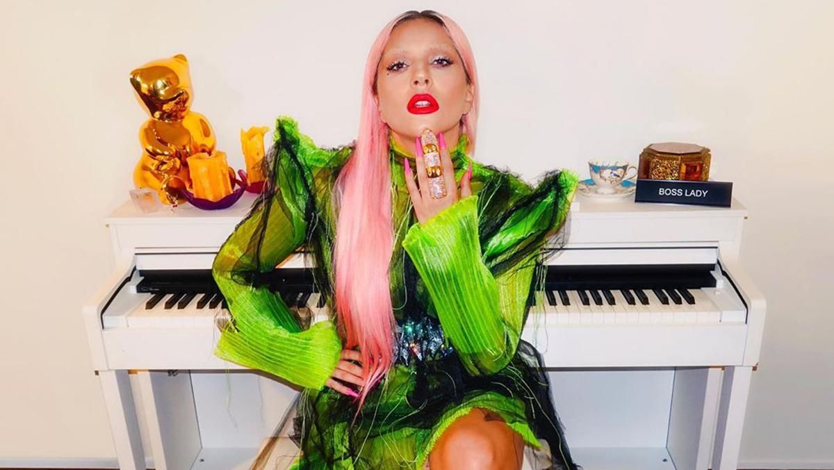 Леді Гага позувала у спокусливому вбранні від української дизайнерки: пікантне фото
