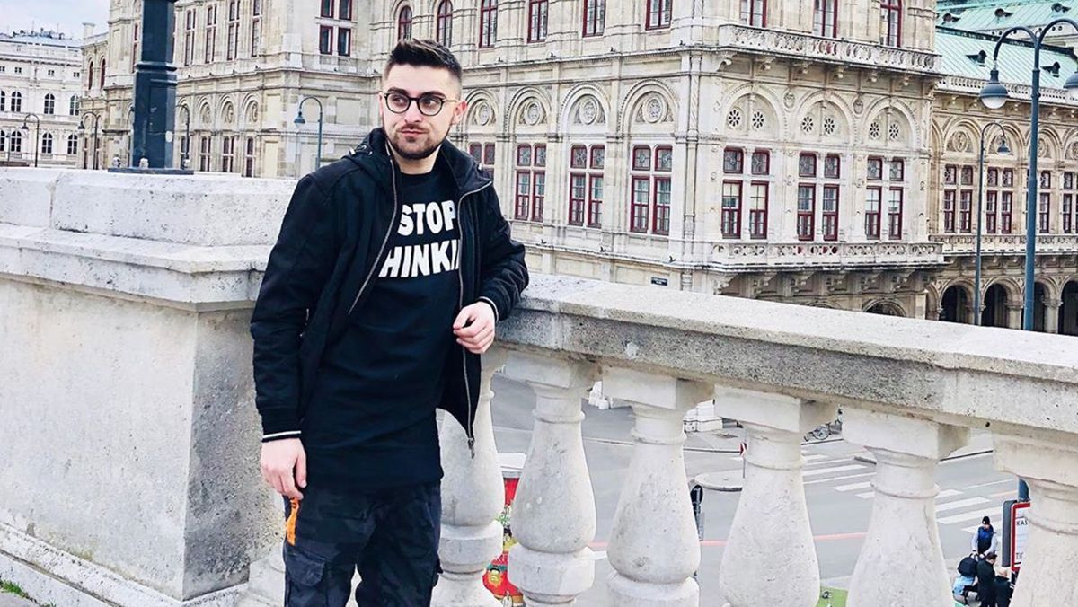 Співак Julik показав, як живе Європа у розпал спалаху коронавірусу: відео Співак Julik показав, як живе Європа у розпал спалаху коронавірусу: відео