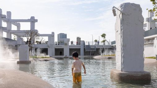 В Тайване старый торговый центр превратили в общественный бассейн – фото