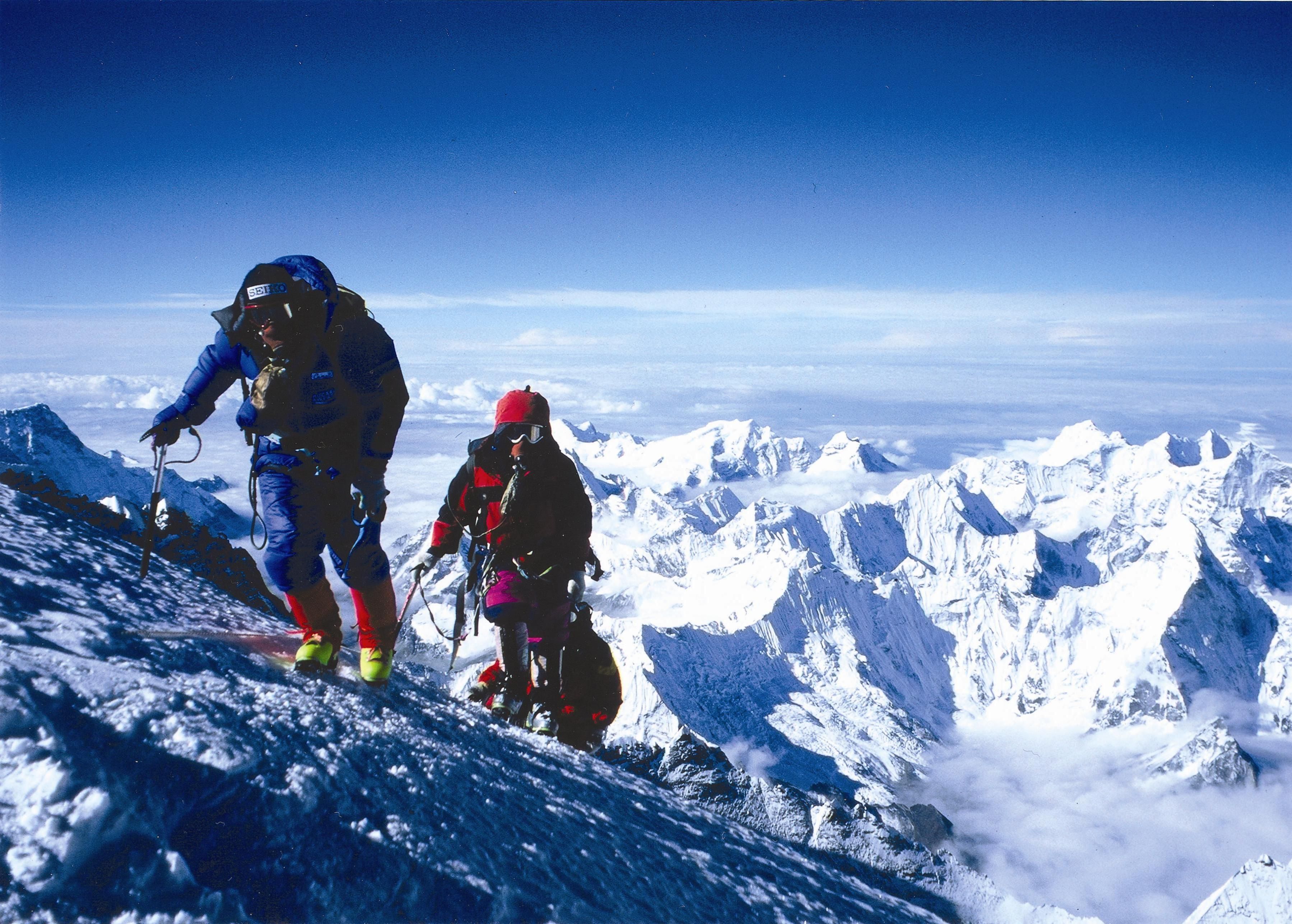 Непал отменил все экспедиции на Эверест из-за коронавируса