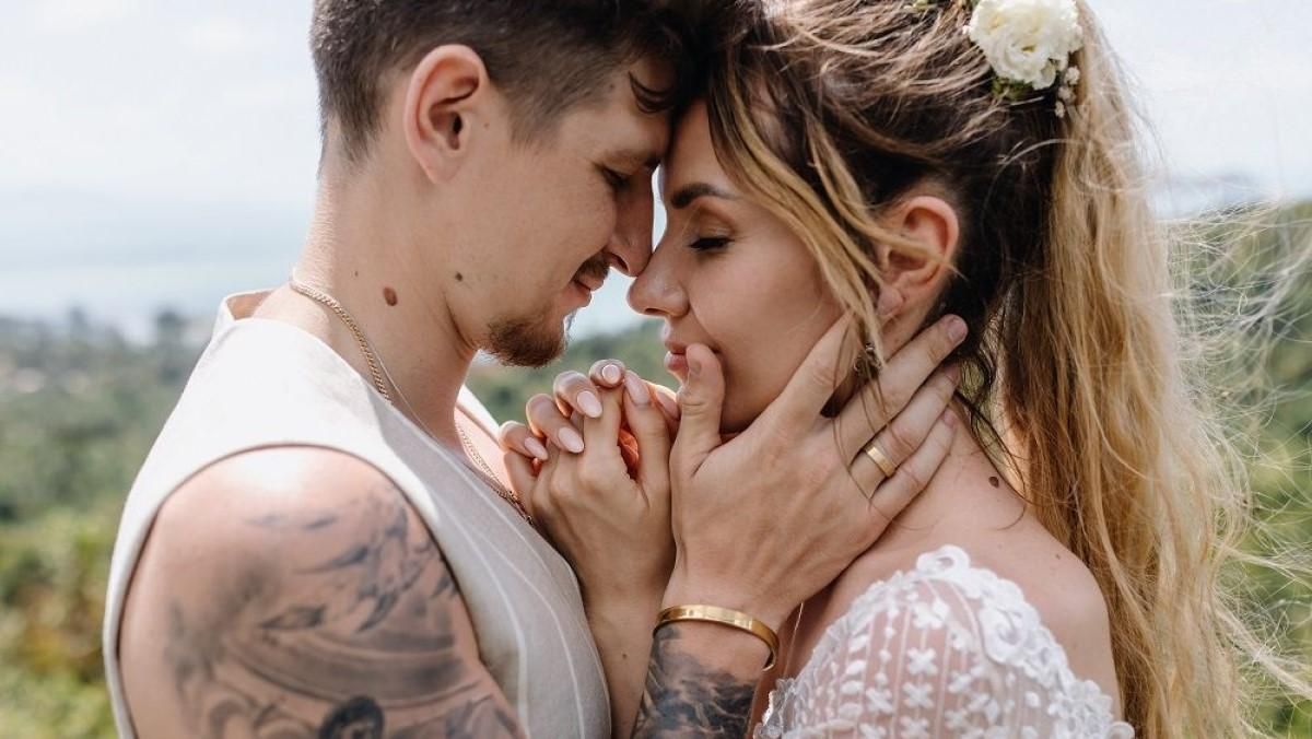 Співачка MamaRika таємно вийшла заміж у Таїланді: перші фото з церемонії Співачка MamaRika таємно вийшла заміж у Таїланді: перші фото з церемонії