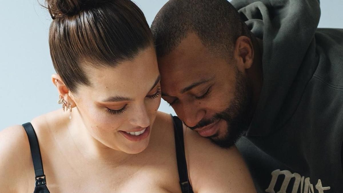 Модель plus-size Эшли Грэм показала, как проводит карантин: нежное фото с сыном Модель plus-size Эшли Грэм показала, как проводит карантин: нежное фото с сыном