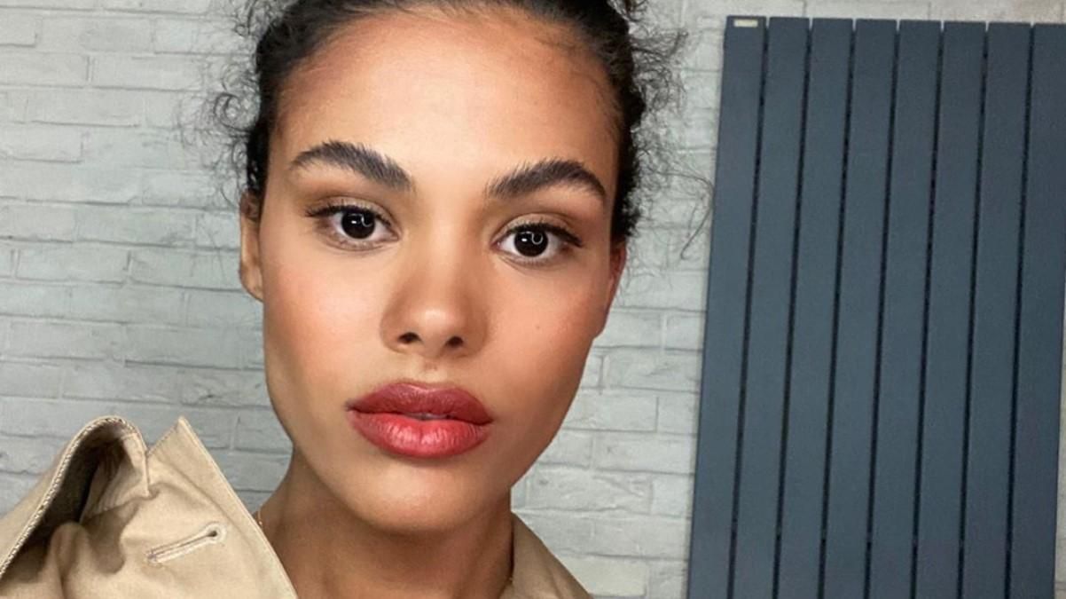 Тина Кунаки украсила обложку итальянского глянца: первое фото Тина Кунаки украсила обложку итальянского глянца: первое фото