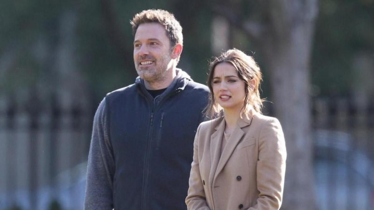 Сеть очаровали новые фото Бена Аффлека и Аны де Армас Сеть очаровали новые фото Бена Аффлека и Аны де Армас