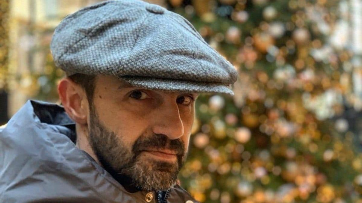 Володька з "Країни У" записав кумедне відео з доньками про карантин Володька з "Країни У" записав кумедне відео з доньками про карантин