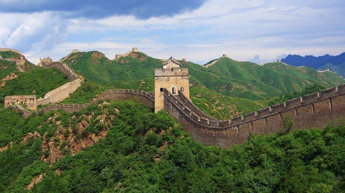Спад коронавируса: часть Великой китайской стены открыли для туристов