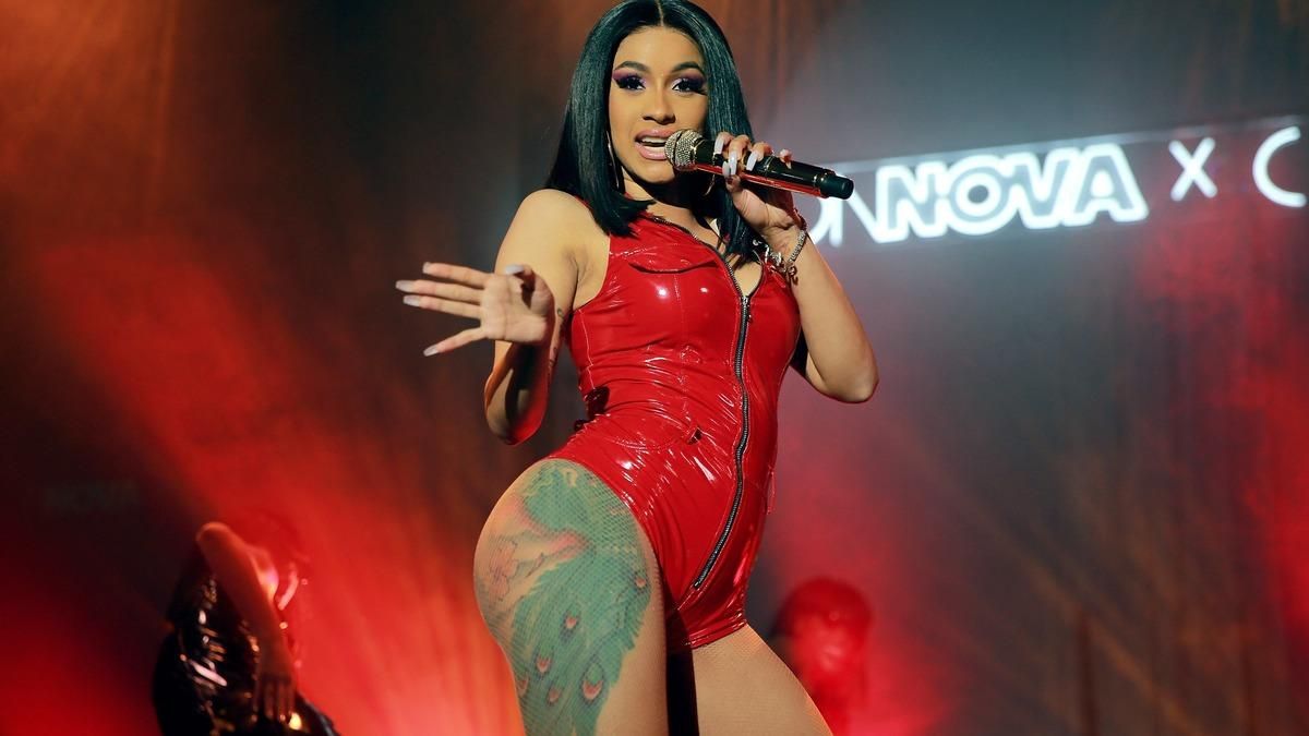 Гучне висловлювання реперки Cardi B про коронавірус стало справжнім хітом: курйозне відео Гучне висловлювання реперки Cardi B про коронавірус стало справжнім хітом: курйозне відео