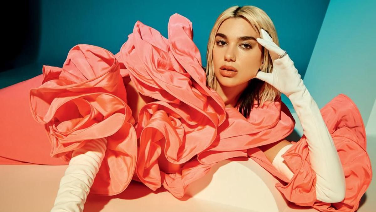 Спекотні сукні та боді: Дуа Ліпа знялась у яскравій фотосесії для австралійського Vogue Спекотні сукні та боді: Дуа Ліпа знялась у яскравій фотосесії для австралійського Vogue