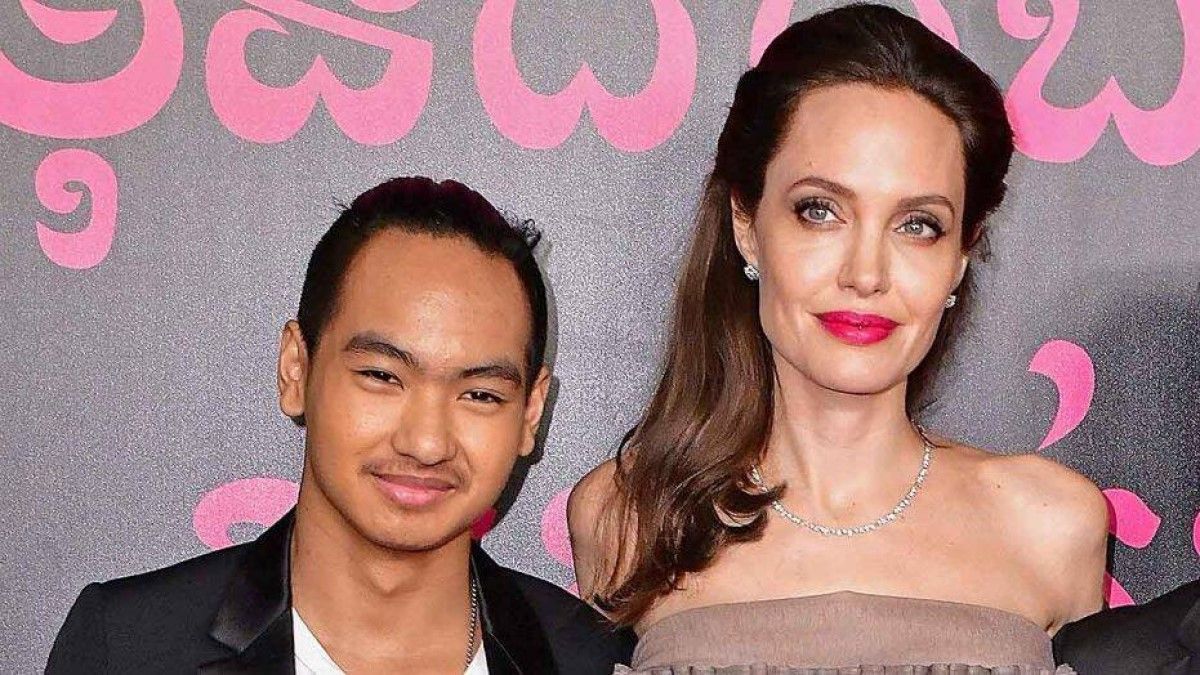 Старший сын Анджелины Джоли вернулся в США из-за коронавируса