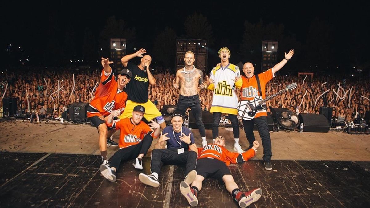 Группа Mozgi посвятила танцевальный флешмоб мерам безопасности на карантине: видео Группа Mozgi посвятила танцевальный флешмоб мерам безопасности на карантине: видео