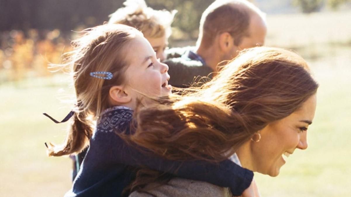 Діти герцогів Кембриджських поаплодували лікарям у зворушливому відео Діти герцогів Кембриджських поаплодували лікарям у зворушливому відео