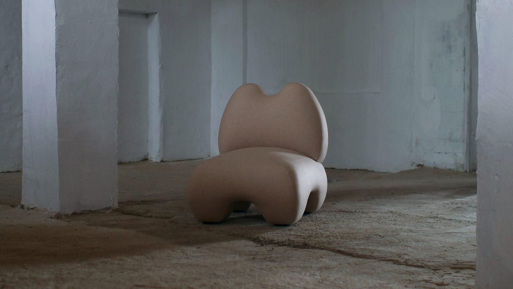 Украинский бренд Faina создал кресло, списанное с женских форм – фото
