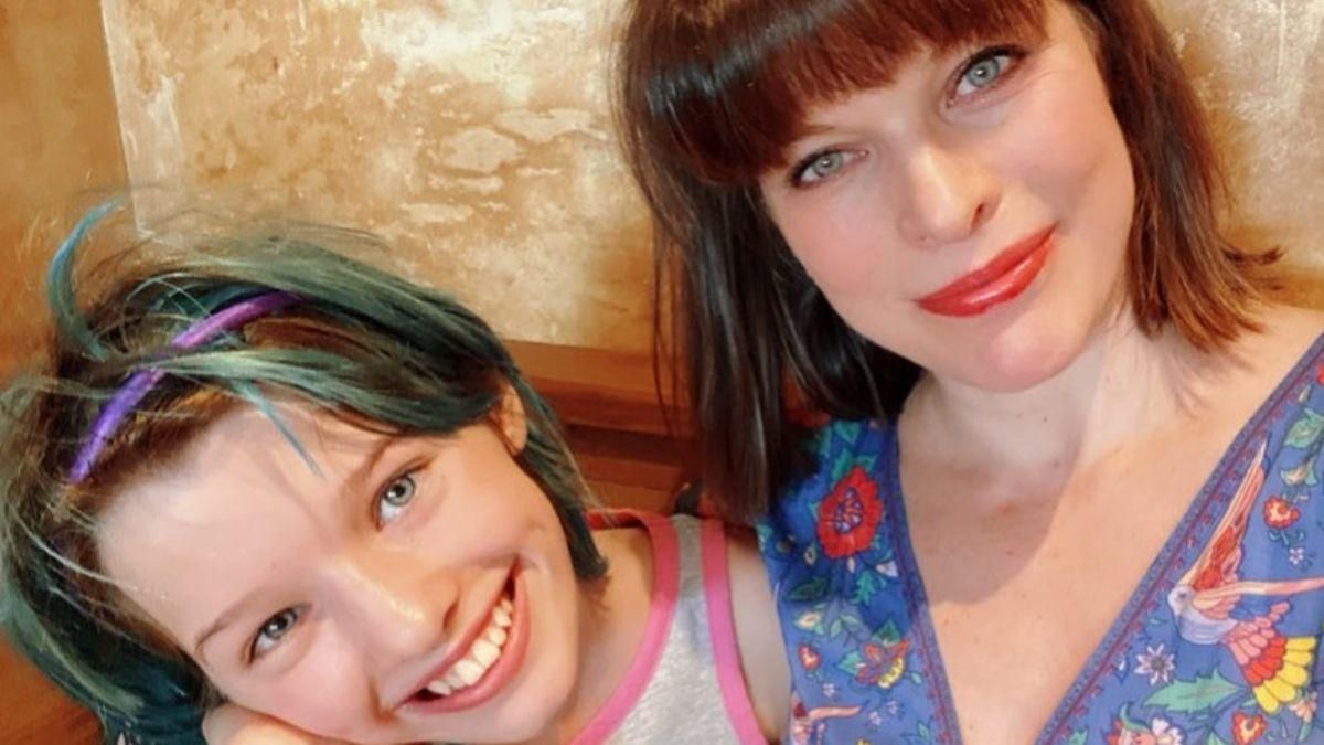 Донька Міли Йовович прочитала авторську казку російською мовою: відео Донька Міли Йовович прочитала авторську казку російською мовою: відео