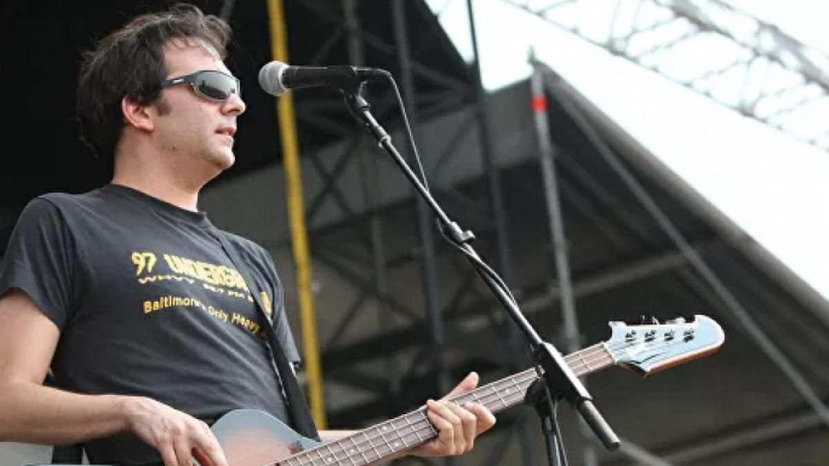 Володар премії Еммі Адам Шлезінгер помер від коронавірусу Володар премії Еммі Адам Шлезінгер помер від коронавірусу