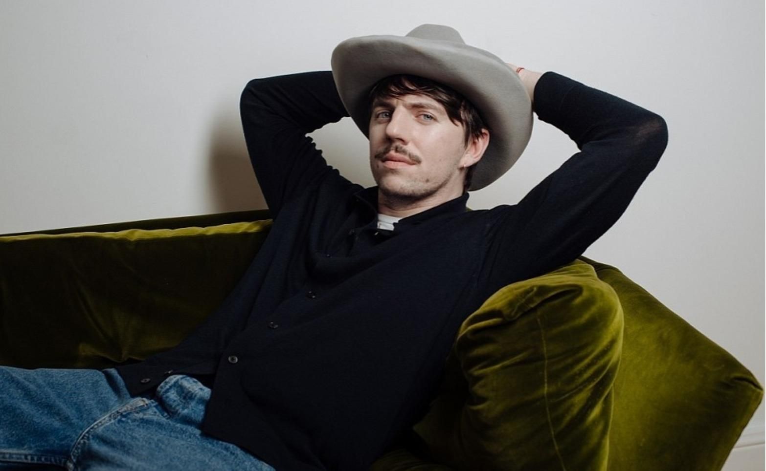 Український дизайнер створює капелюхи для світових зірок: захопливе відео Український дизайнер створює капелюхи для світових зірок: захопливе відео