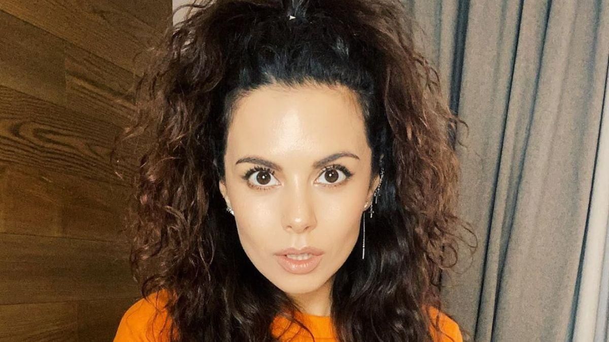 Настя Каменских показала, какой макияж сделала на карантине: видео Настя Каменских показала, какой макияж сделала на карантине: видео