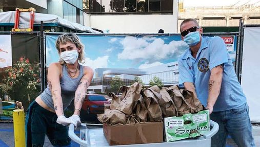 Майли Сайрус с бойфрендом привезли бесплатный обед врачам в Лос-Анджелесе: фото