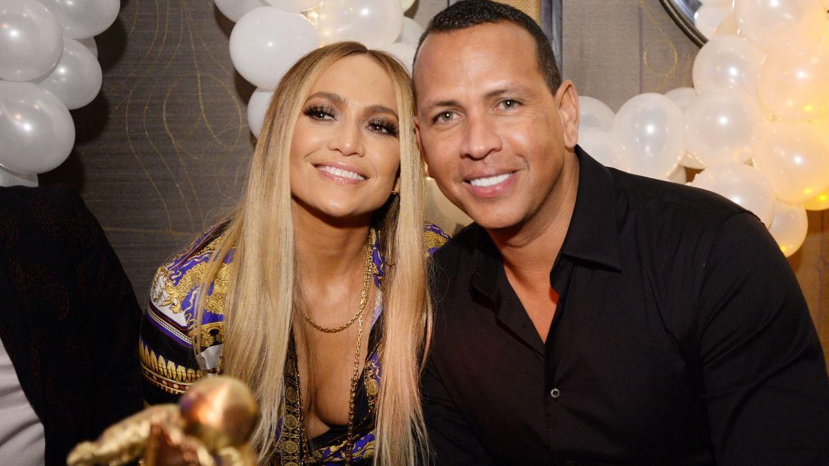 Дженнифер Лопес и Алекс Родригес перенесли свадьбу из-за коронавируса Дженнифер Лопес и Алекс Родригес перенесли свадьбу из-за коронавируса