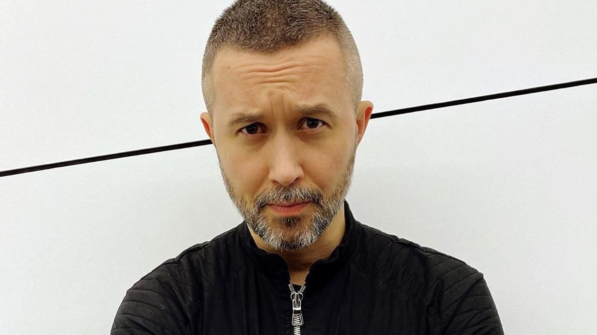 Сергій Бабкін оволодів новими вміннями на карантині: як тепер виглядає зачіска артиста