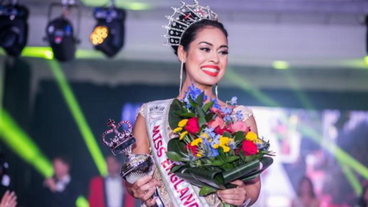 Мисс Англия 2019 "сняла корону" и вернулась к работе врача из-за коронавируса Мисс Англия 2019 "сняла корону" и вернулась к работе врача из-за коронавируса