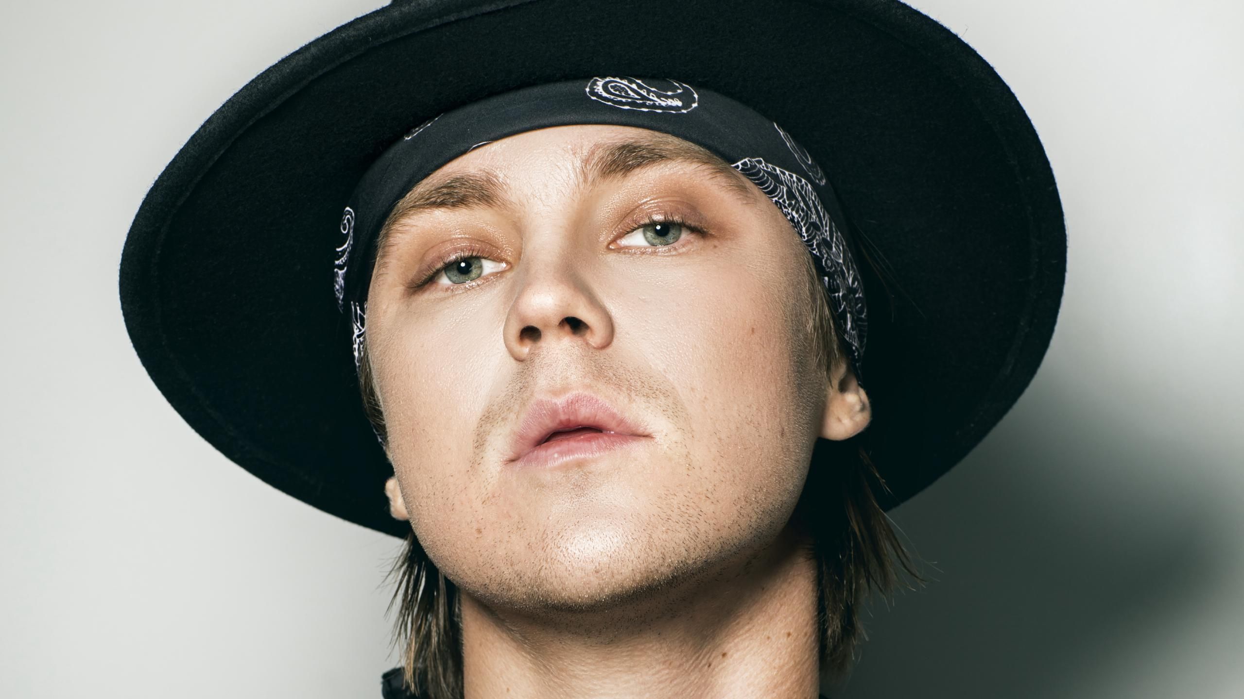 Під час карантину відкриваю для себе кінематограф: 5 фільмів від Артема Пивоварова Під час карантину відкриваю для себе кінематограф: 5 фільмів від Артема Пивоварова