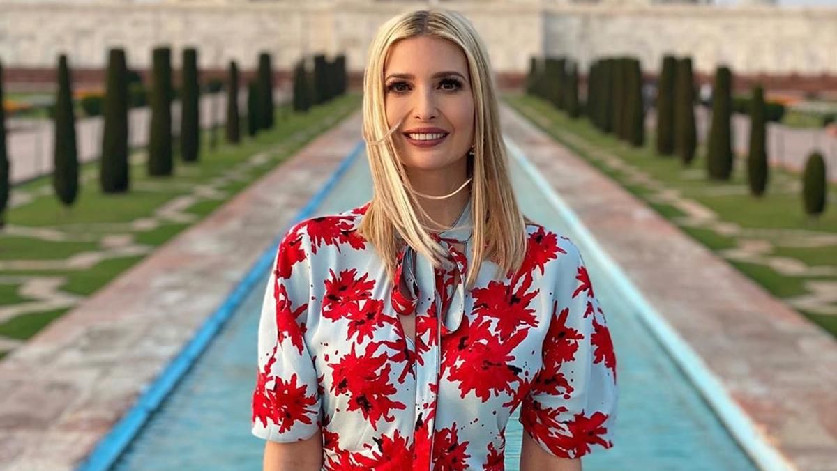 Иванка Трамп позировала с дочкой в самодельной маске: фото Иванка Трамп позировала с дочкой в самодельной маске: фото