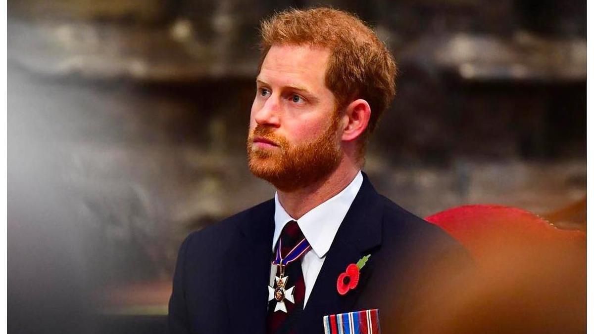 Принц Гарри отказался от своей королевской фамилии Принц Гарри отказался от своей королевской фамилии