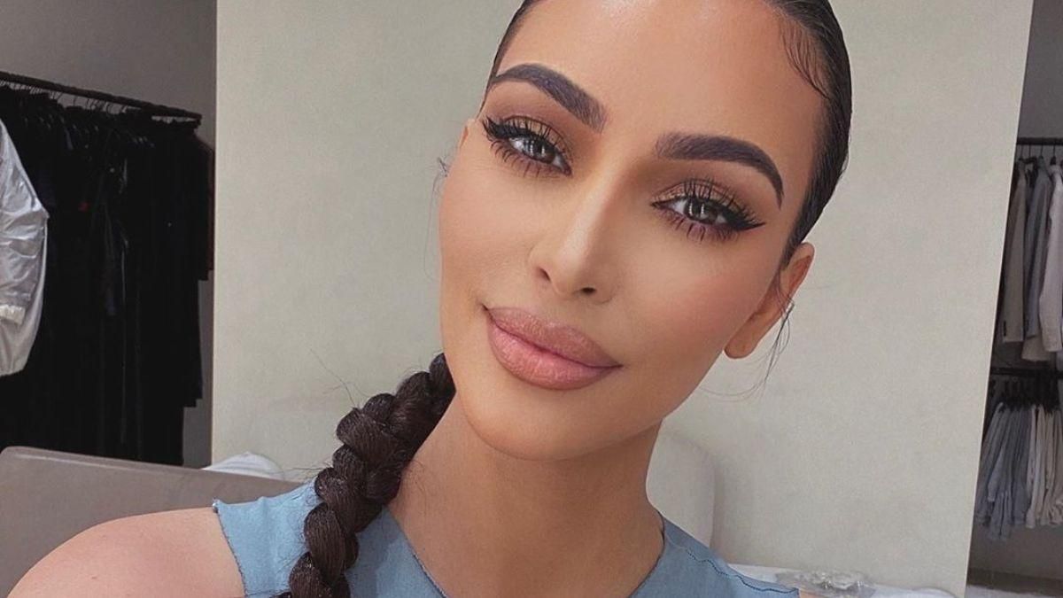 Урок повсякденного макіяжу від Кім Кардашян: відео Урок повсякденного макіяжу від Кім Кардашян: відео