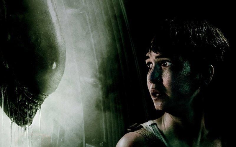 "Чужий: Заповіт" або як гинула купка ідіотів космічного масштабу "Чужий: Заповіт" або як гинула купка ідіотів космічного масштабу