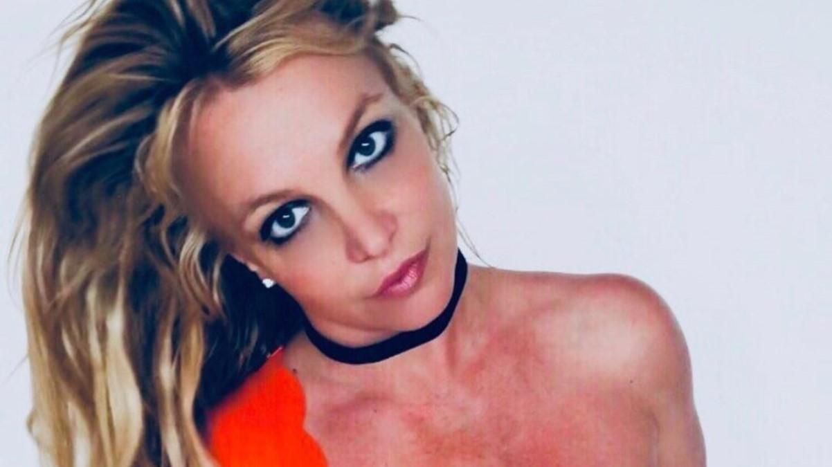 Бритни Спирс неуклюже станцевала под песню бывшего бойфренда: видео