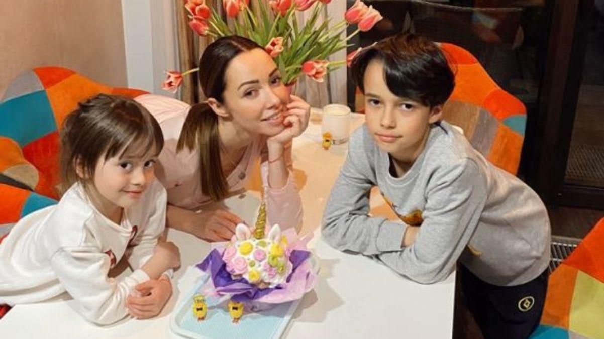 Катерина Кухар показала оригінальну паску у вигляді єдинорога: фото Катерина Кухар показала оригінальну паску у вигляді єдинорога: фото