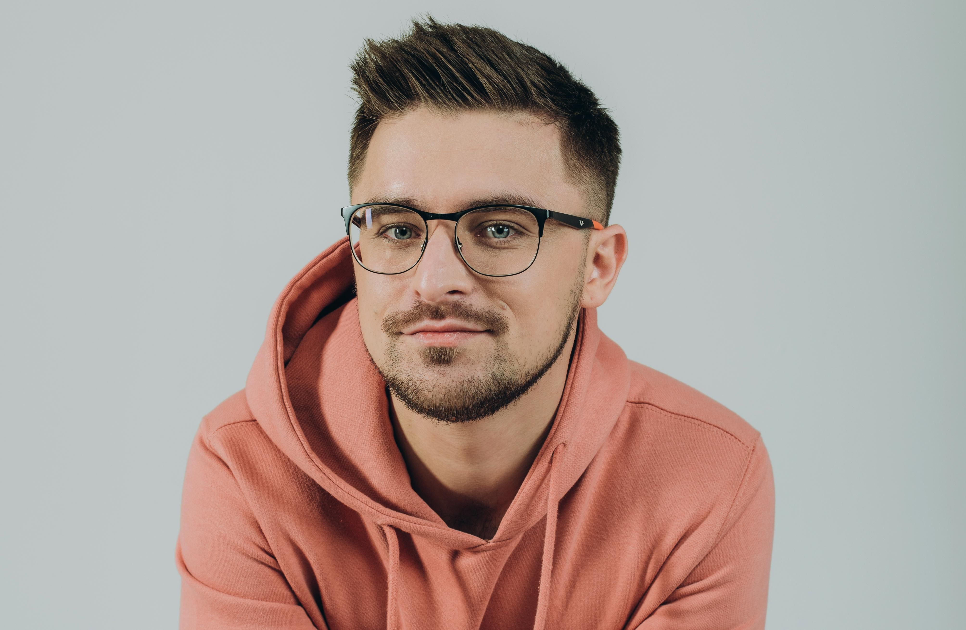 Співак Julik закликав провести Великдень вдома та поділився рецептом паски: відео Співак Julik закликав провести Великдень вдома та поділився рецептом паски: відео