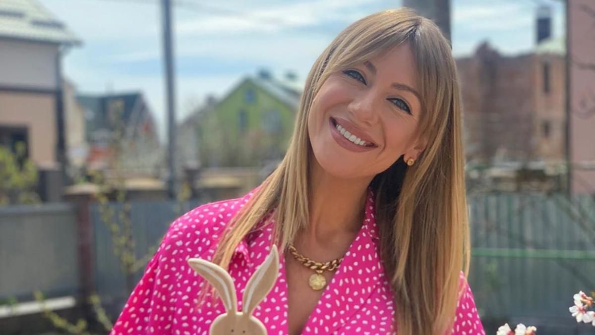 У маминій дублянці та хутряній шапці: Леся Нікітюк показала кумедний образ на Пасху У маминій дублянці та хутряній шапці: Леся Нікітюк показала кумедний образ на Пасху