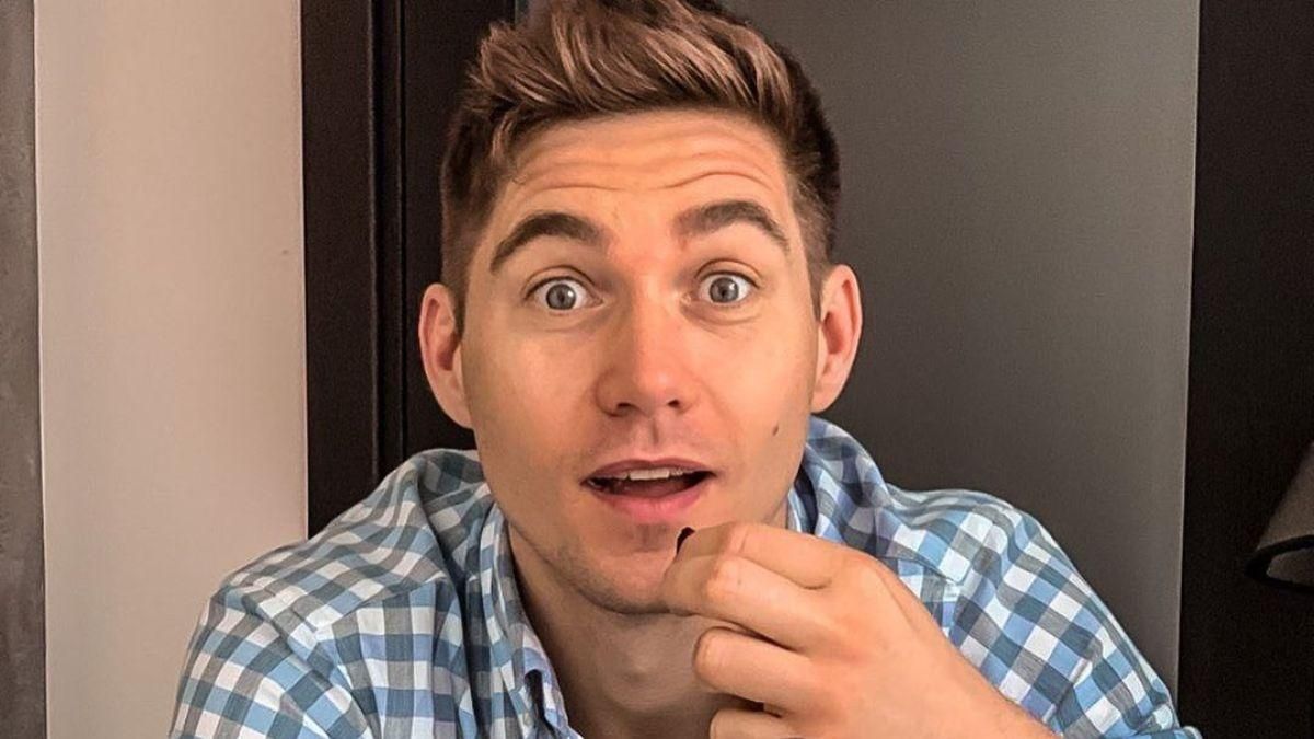 Схоже все-таки разом: Володимир Остапчук і його ймовірна коханка похизувалися однаковими пасками Схоже все-таки разом: Володимир Остапчук і його ймовірна коханка похизувалися однаковими пасками