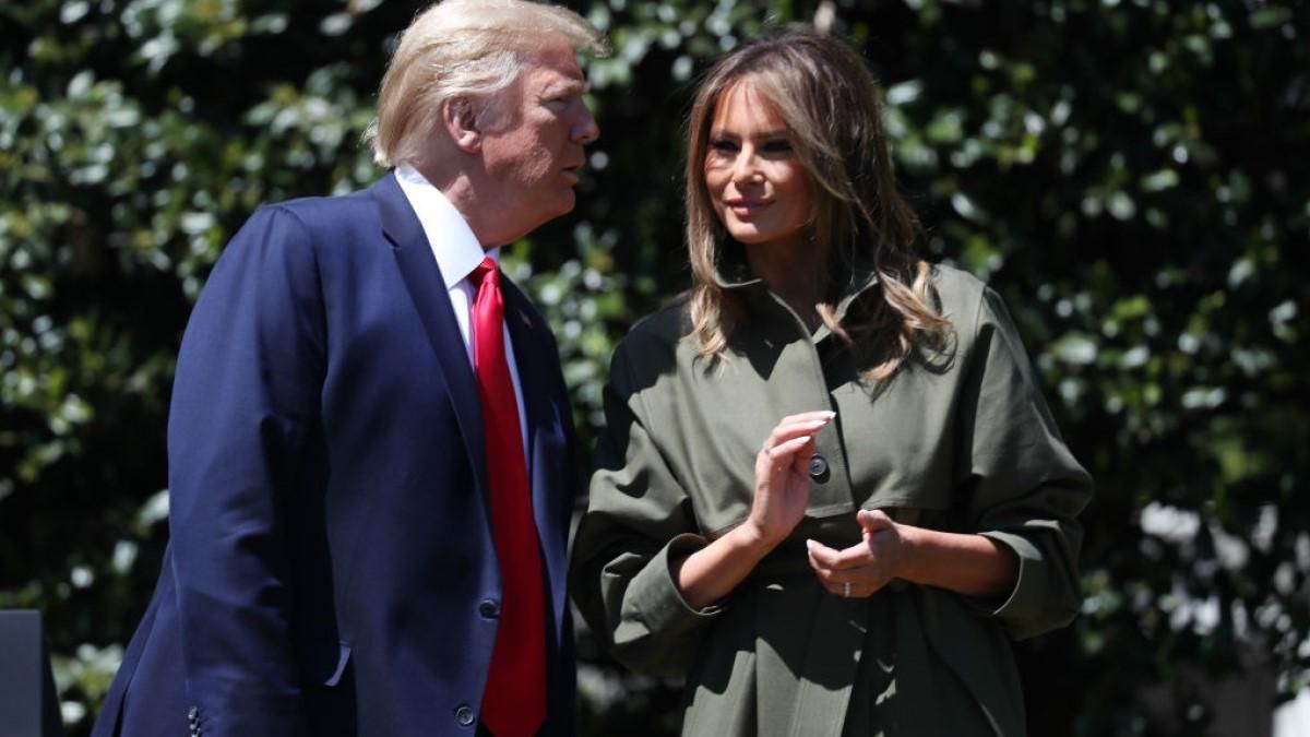 Меланія Трамп обрала невдале вбрання для офіційного заходу: фото Меланія Трамп обрала невдале вбрання для офіційного заходу: фото