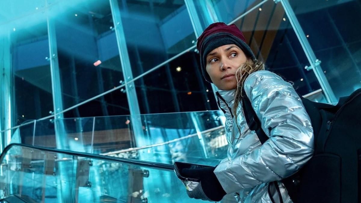 Геллі Беррі розповіла, як ледь не загинула на зйомках фільму про Джеймса Бонда Геллі Беррі розповіла, як ледь не загинула на зйомках фільму про Джеймса Бонда