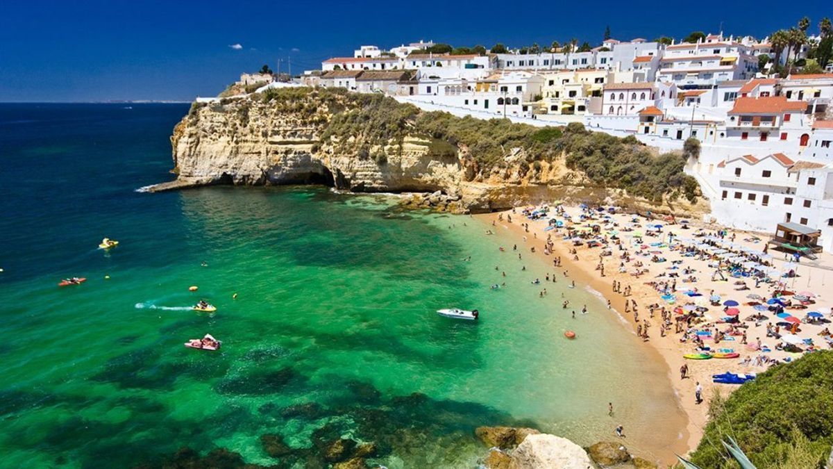Португалия откроет туристический сезон уже этим летом