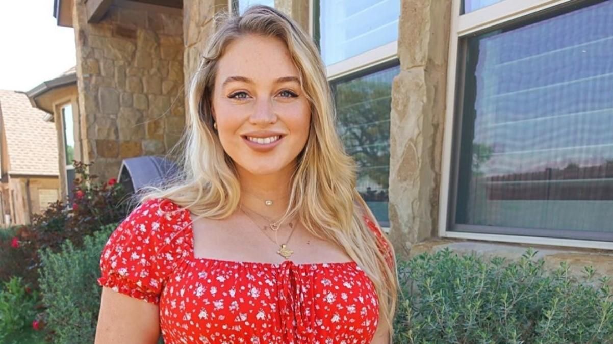 Пышнотелая модель Искра Лоуренс стала мамой: сеть очаровало первое фото малыша Пышнотелая модель Искра Лоуренс стала мамой: сеть очаровало первое фото малыша