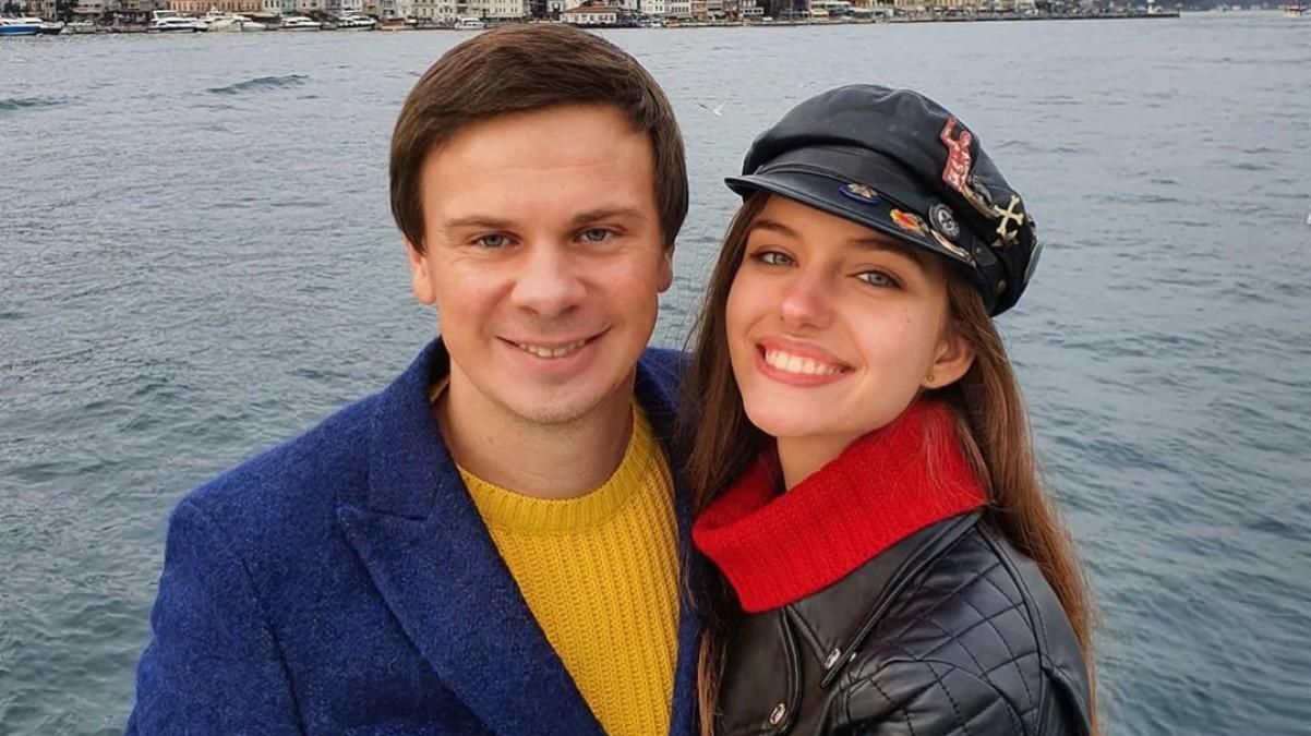 Жена Дмитрия Комарова двусмысленно прокомментировала его фото: Едь уже, сколько можно Жена Дмитрия Комарова двусмысленно прокомментировала его фото: Едь уже, сколько можно