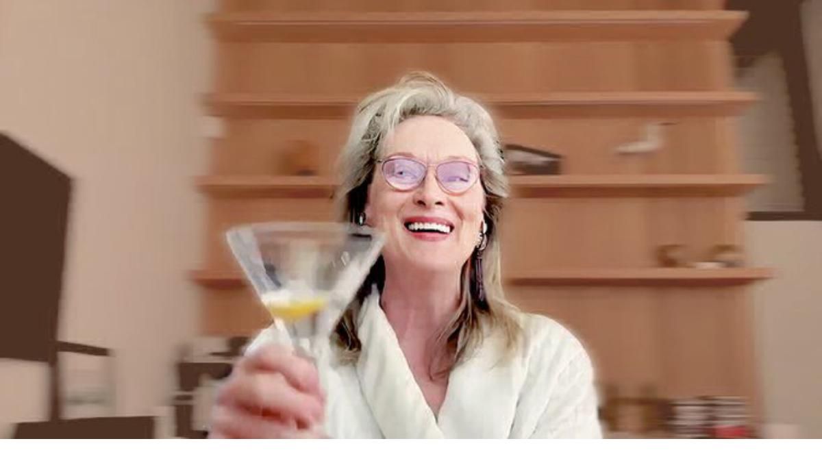Відеоролик з Меріл Стріп, яка п'є з пляшки міцний алкоголь, став вірусним: варто переглянути