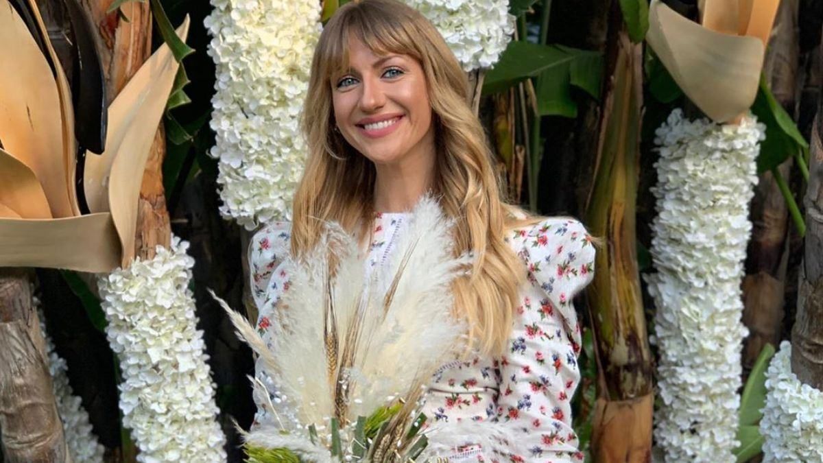 Серед вишневого цвіту: Леся Нікітюк зачарувала мережу яскравим весняним образом Серед вишневого цвіту: Леся Нікітюк зачарувала мережу яскравим весняним образом