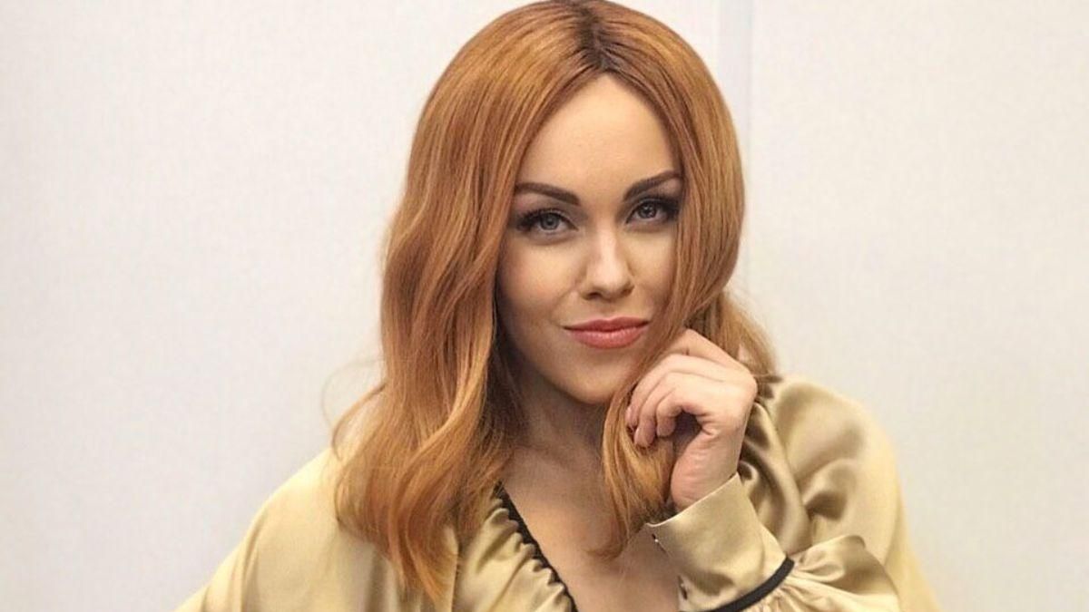 Співачка Alyosha зізналася, що її чоловік хотів двійню Співачка Alyosha зізналася, що її чоловік хотів двійню