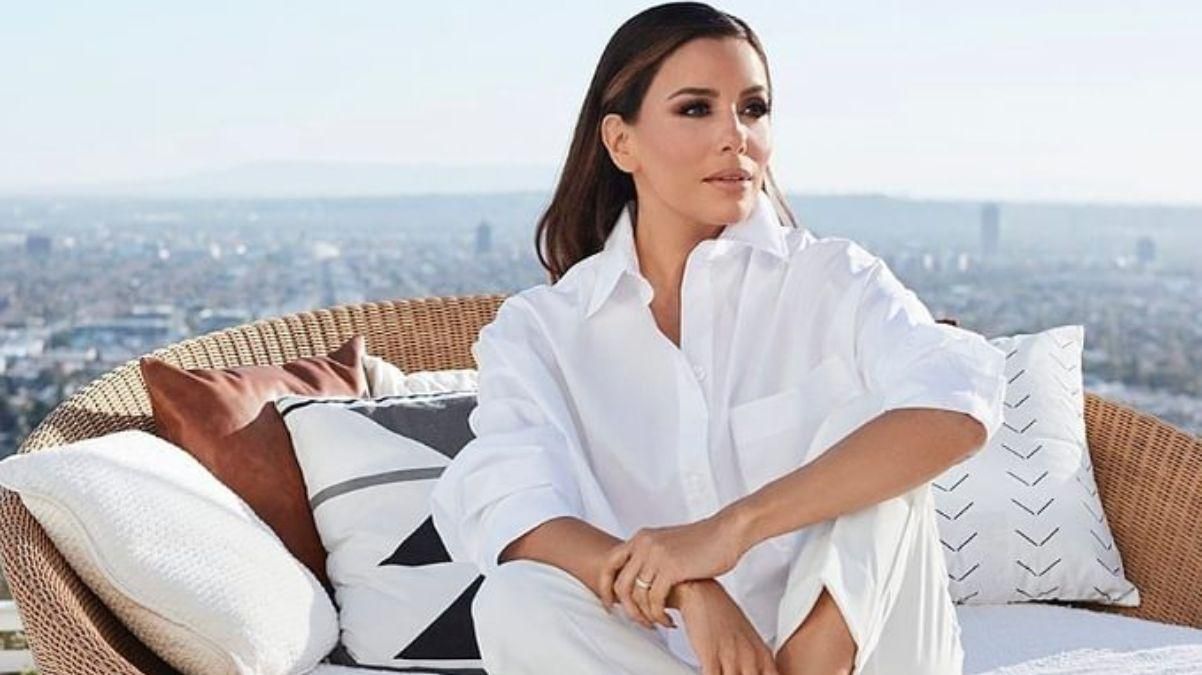 Єва Лонгорія похизувалася стрункими ногами у розкішній сукні: чарівне фото Єва Лонгорія похизувалася стрункими ногами у розкішній сукні: чарівне фото