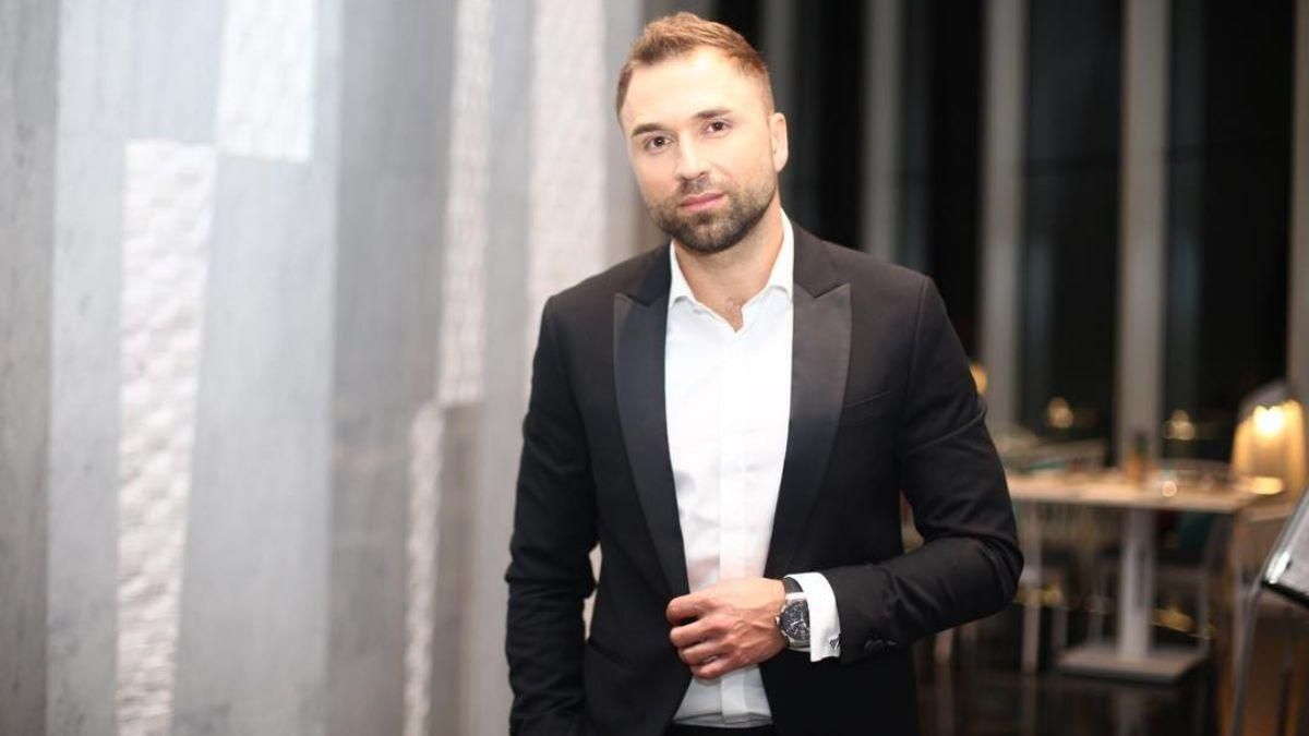 "Холостяк" Максим Михайлюк поділився кумедними фото зі зйомок проєкту "Холостяк" Максим Михайлюк поділився кумедними фото зі зйомок проєкту