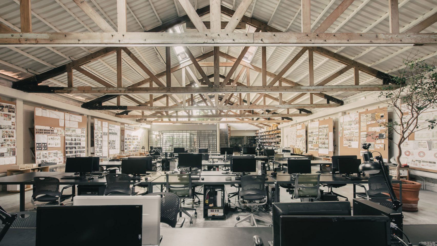 Атмосфера майстерні: фото оновленого інтер'єру студії мексиканських дизайнерів Атмосфера майстерні: фото оновленого інтер'єру студії мексиканських дизайнерів