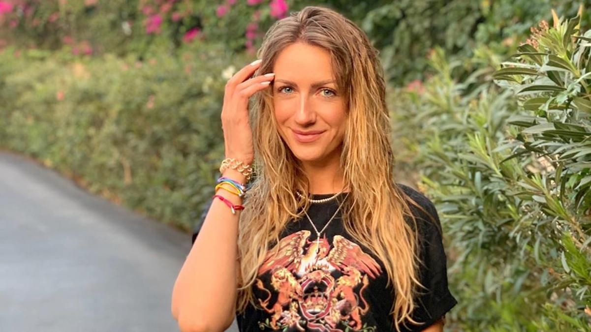 З бузком у руках: Леся Нікітюк показала романтичний образ З бузком у руках: Леся Нікітюк показала романтичний образ