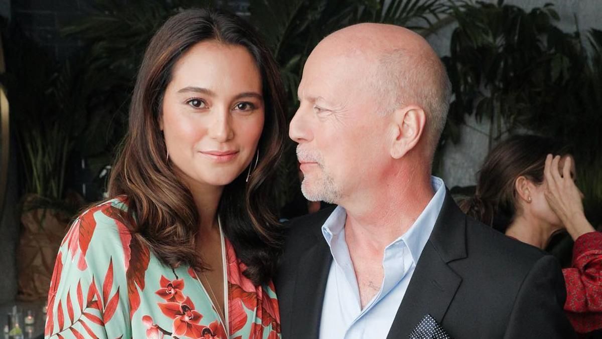 Дружина Брюса Вілліса воз'єдналася з коханим у будинку його колишньої Демі Мур: фото Дружина Брюса Вілліса воз'єдналася з коханим у будинку його колишньої Демі Мур: фото