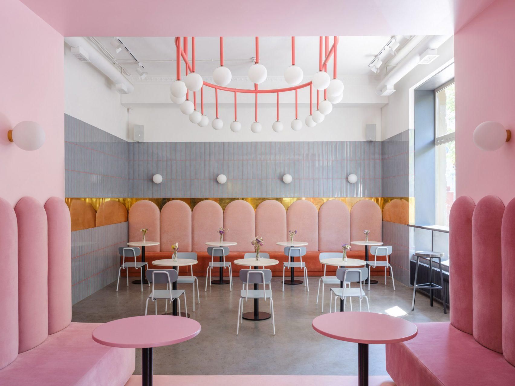 Рожево-блакитний інтер'єр: фото неординарної пекарні в Одесі